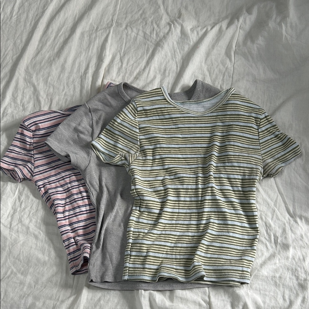 Urban Outfitters BDG Ribbed Cropped Fitted Short Sleeve 3 T-Shirt Set